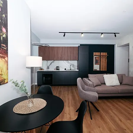 Noma Тирана